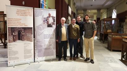 Otvoritev razstav v Egipčanskem muzeju z arhitektom Milanom Kovačem in avtorji Abdelrazekom Elnaggarjem, Žigom Smoličem in Janom Ciglenečkim (od leve proti desni)
